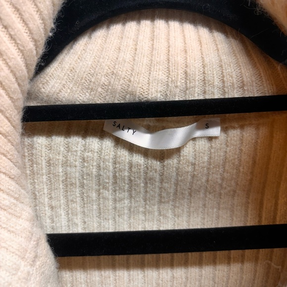 The softest zip up ever! - Picture 5 of 7